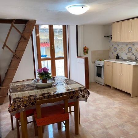 Апартаменты La Casa Di Gemma Неаполь Экстерьер фото